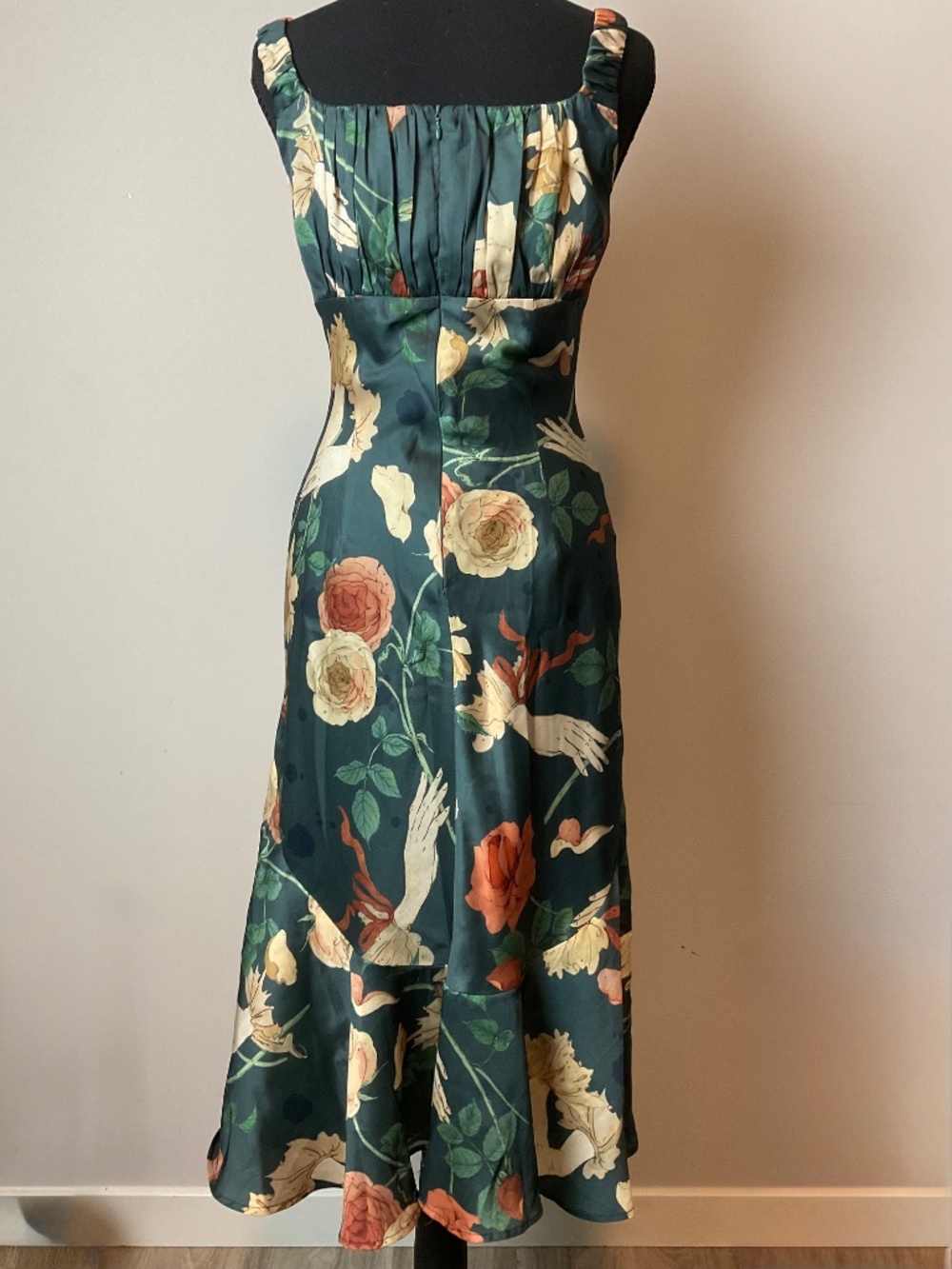 Elizabeth Retro Printed Midi Dress from the vintage-inspired brand Simple Retro. - Picture 3 of 7